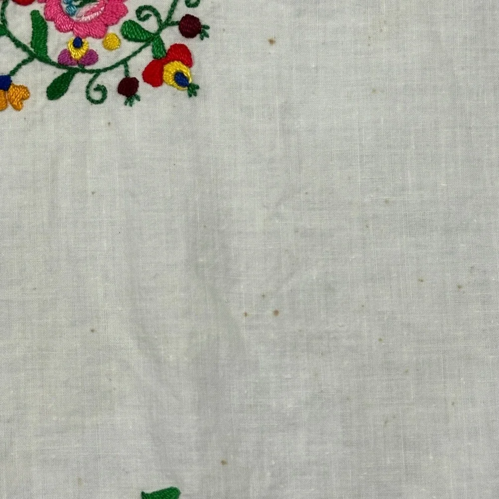 Vintage Embroidered Floral White Linen Square Tablecloth Red Scalloped Edge